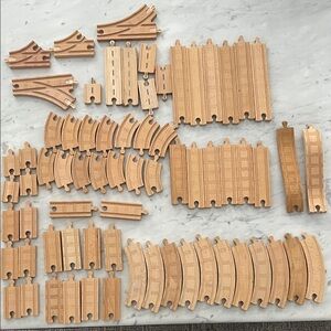 Thomas & Friends Wooden Railway Train Track Set